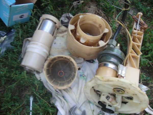 замена топливного насоса ауди 100 с4 2 3