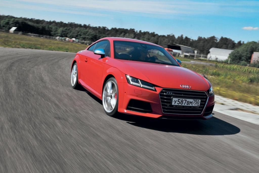 Ауди рядом. Audi TTS. Р615му60 Ауди