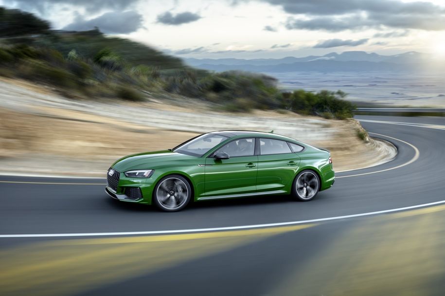 Dynamic photo,<br />
Colour: Sonoma Green Metallic