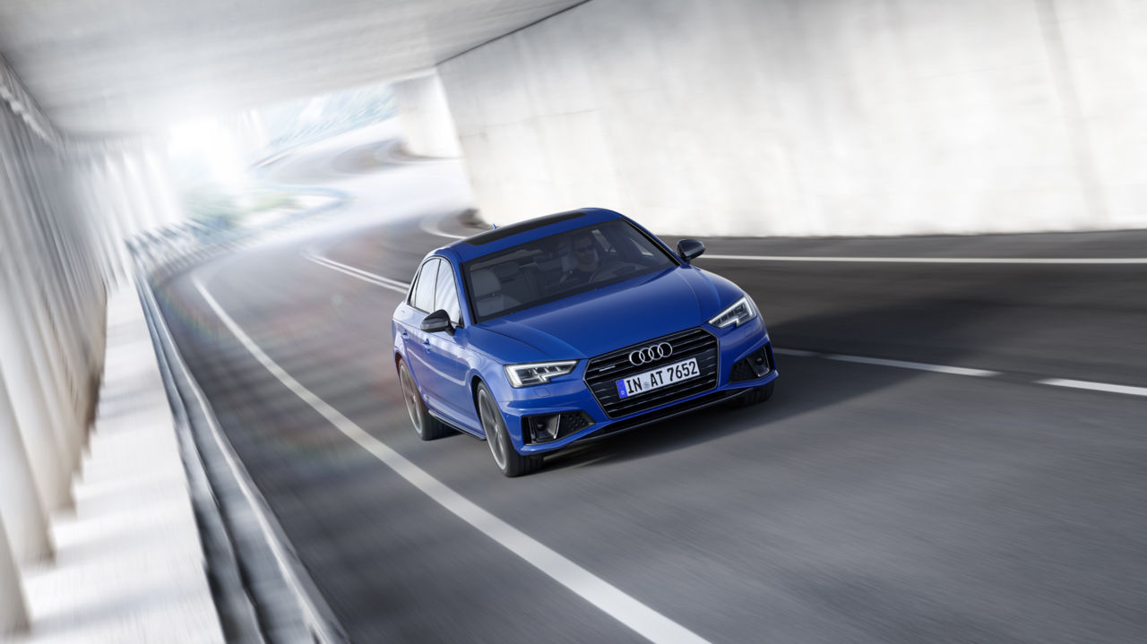 Dynamic  photo<br />
Colour: ascari blue