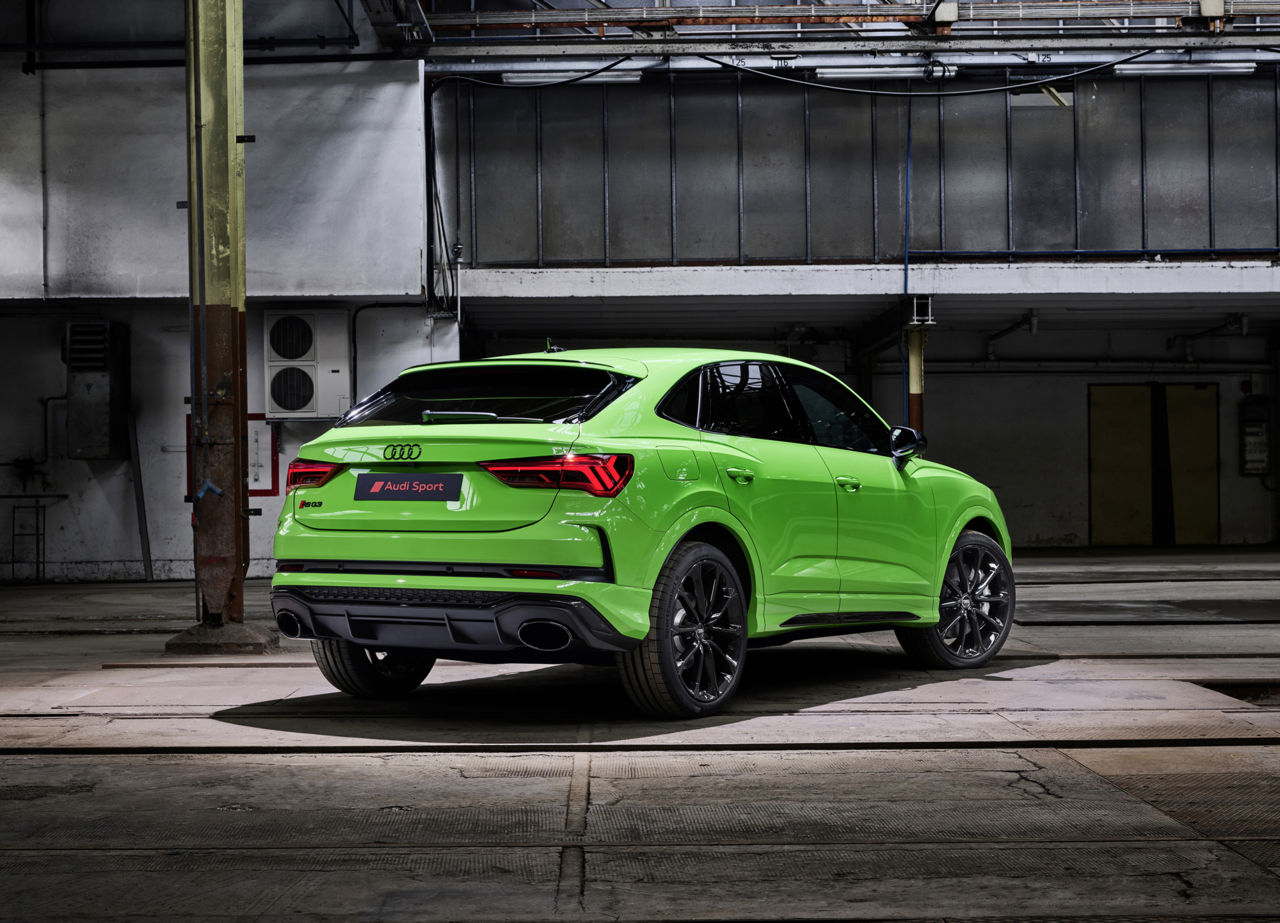 Static photo<br />
color: Kyalami green