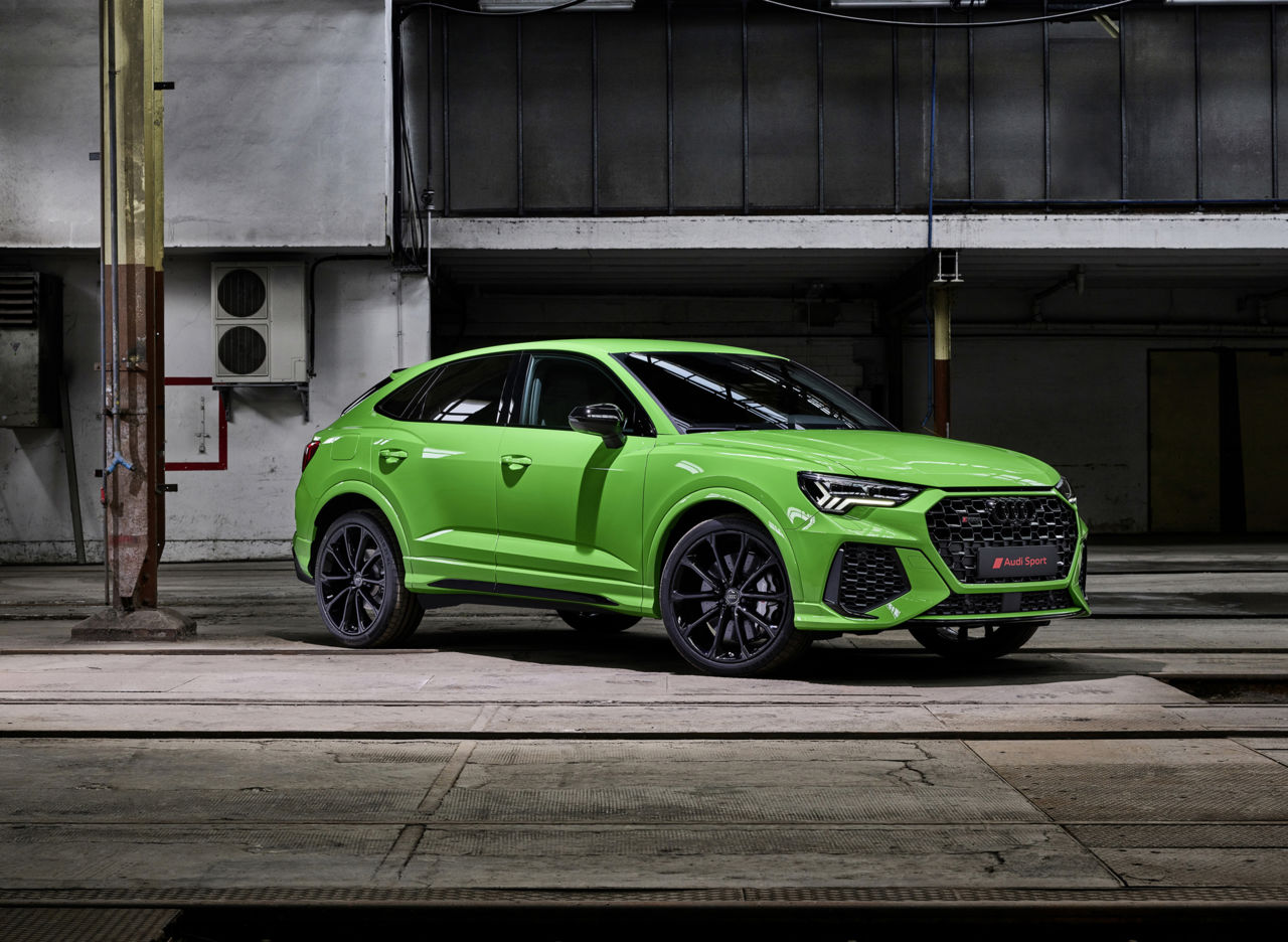 Static photo<br />
color: Kyalami green