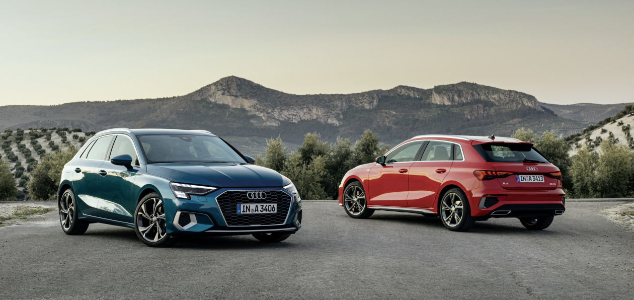 Static photo,<br />
Colour: tango red, turbo blue