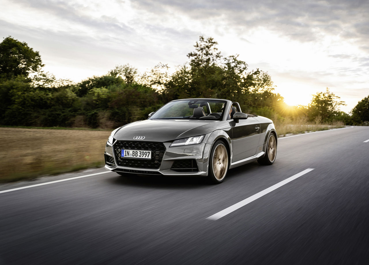 Dynamic photo<br />
Colour: Chronos Grey