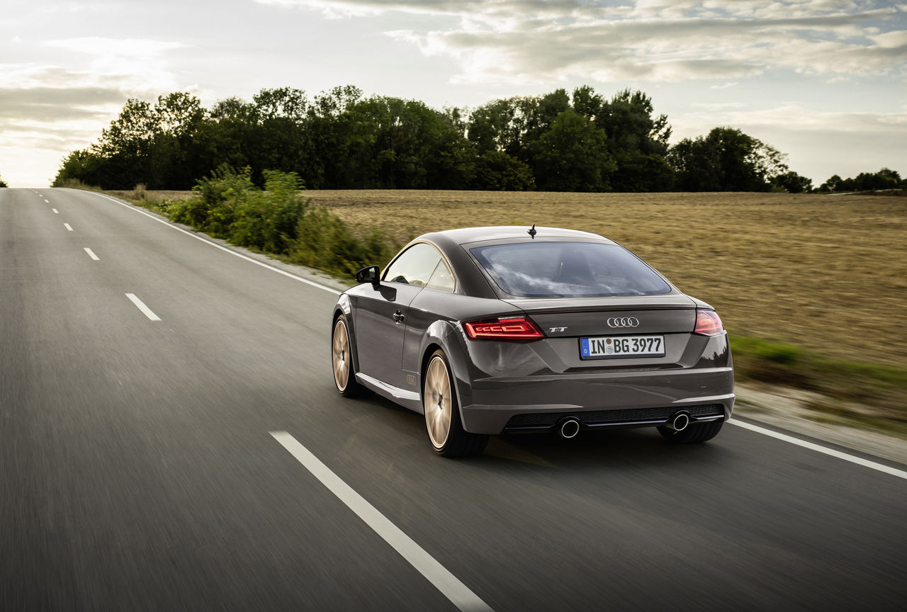 Dynamic photo<br />
Colour: Chronos Grey