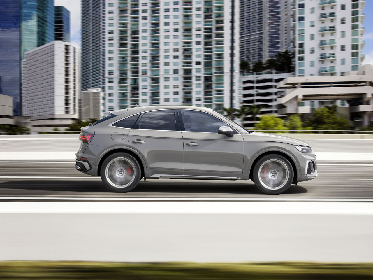 Dynamic photo,<br />
Colour: Quantum gray