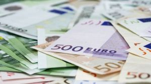 985238 peniaze euro eura ilustracne