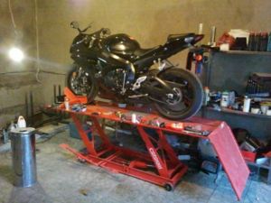 suzuki gsxr 600 k8