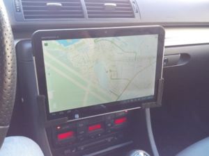 С планшетом