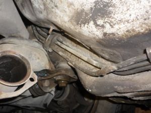 снят катализатор, трубки под экраном.