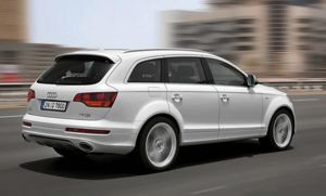 47 Audi Q7 2