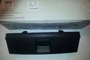 вещевой отсек под переднее сиденье - 8K0882601C4PK
