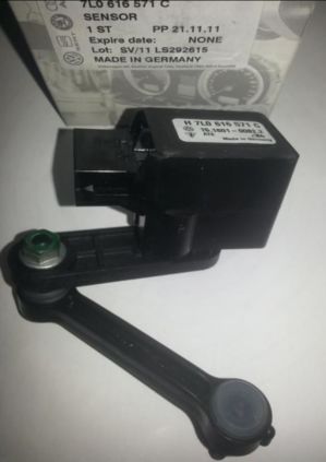 датчик уровня подвески - 7L0616571C