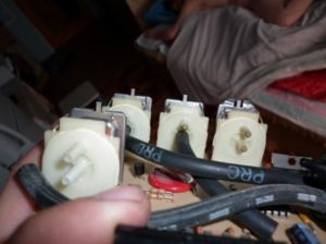 Левый передний соленоид управляет краном отопителя и заслонкой рециркуляции