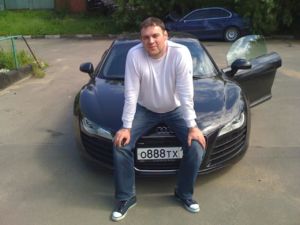 Эту машинку я буду продавать недорого по весне  4.2 л. 2007 г.в.
