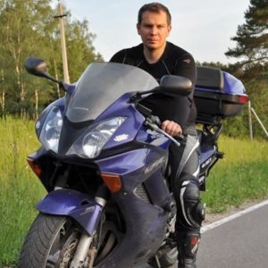 VFR800A5 -по надежности можно сравнить только с автоматом Калашникова))) мой первый мот.
