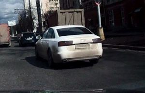 787 100415