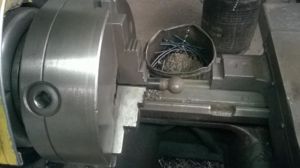 ржавый шаровый палец нижнего рычага