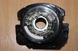 8R0 953 568 QПодрулевое кольцо (улитка). ВАЛЕО. Поддерживает все что надо (кроме адаптива и дальнего света ассистента). Состояние — отличное. С моей машины.