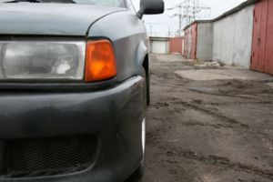не торчит :)