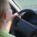 Юная водительница)))