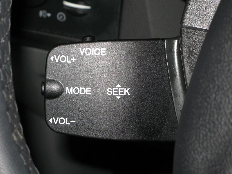 Фокус 2 джойстик. Кнопка Voice Форд фокус 3. Форд фокус 2 Рестайлинг кнопки на руле громкости. Джойстик для магнитолы Sony Ford Focus. Голосовое управление магнитолой Форд фокус 2.